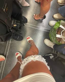 Chloe Veitch feet photo 1