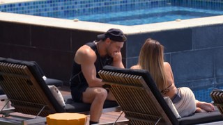Chloe Veitch feet photo 7