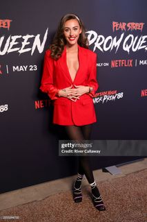 Chloe Veitch feet photo 1