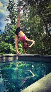 Chloé Bruce feet photo 3