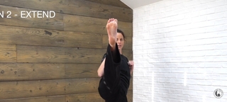 Chloé Bruce feet photo 3