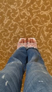 Chloë Gervais feet photo 1