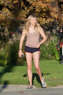 Chloë Grace Moretz feet photo thumbnail