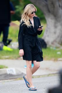 Chloë Grace Moretz feet photo thumbnail