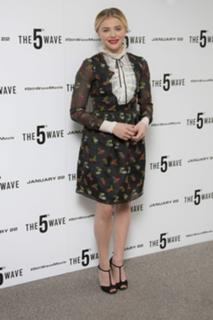 Chloë Grace Moretz feet photo thumbnail
