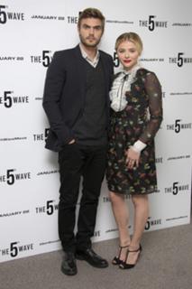 Chloë Grace Moretz feet photo thumbnail