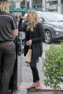 Chloë Grace Moretz feet photo thumbnail
