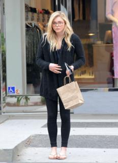 Chloë Grace Moretz feet photo thumbnail