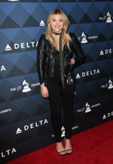 Chloë Grace Moretz feet photo thumbnail