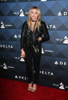 Chloë Grace Moretz feet photo thumbnail