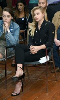 Chloë Grace Moretz feet photo thumbnail