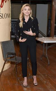 Chloë Grace Moretz feet photo thumbnail