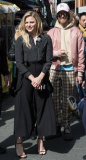 Chloë Grace Moretz feet photo thumbnail