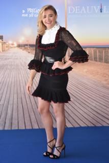 Chloë Grace Moretz feet photo thumbnail