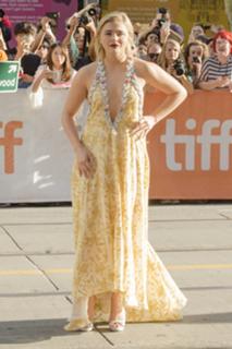 Chloë Grace Moretz feet photo thumbnail