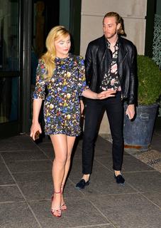 Chloë Grace Moretz feet photo thumbnail
