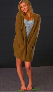 Chloë Grace Moretz feet photo thumbnail