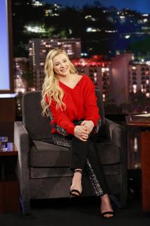 Chloë Grace Moretz feet photo thumbnail