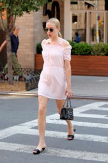 Chloë Sevigny feet photo thumbnail