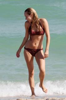 Chloë Sevigny feet photo thumbnail