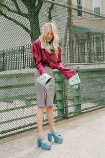 Chloë Sevigny feet photo thumbnail