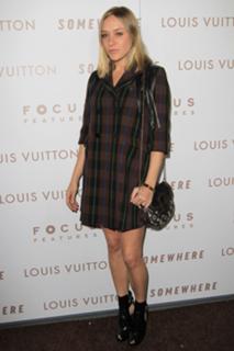 Chloë Sevigny feet photo thumbnail