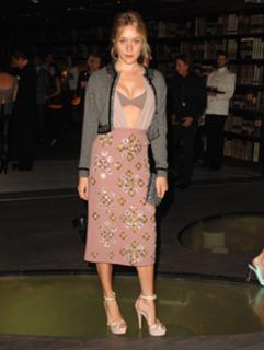 Chloë Sevigny feet photo thumbnail