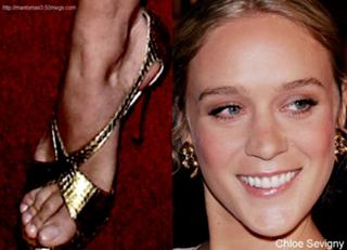 Chloë Sevigny feet photo thumbnail