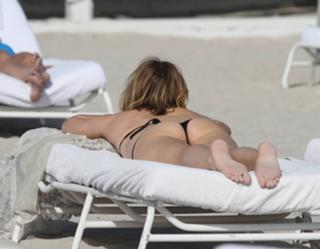 Chloë Sevigny feet photo thumbnail