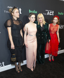 Chloë Sevigny feet photo thumbnail