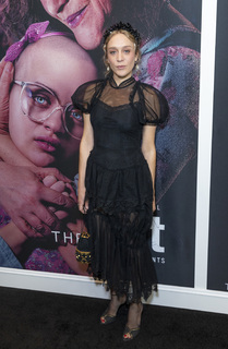 Chloë Sevigny feet photo thumbnail