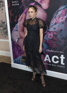 Chloë Sevigny feet photo thumbnail