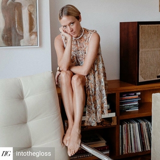 Chloë Sevigny feet photo thumbnail