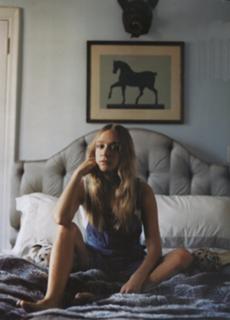 Chloë Sevigny feet photo thumbnail
