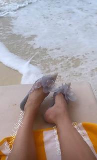 Chloë Sevigny feet photo thumbnail
