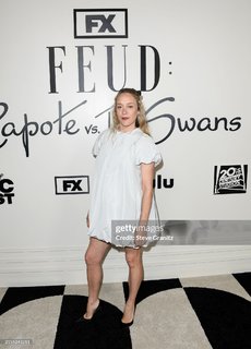 Chloë Sevigny feet photo thumbnail