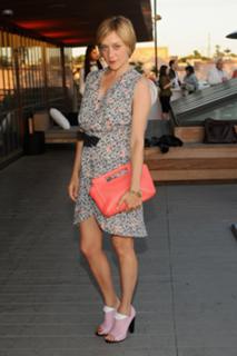 Chloë Sevigny feet photo thumbnail