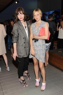 Chloë Sevigny feet photo thumbnail