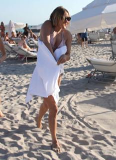 Chloë Sevigny feet photo thumbnail