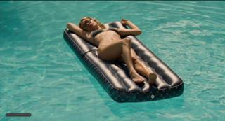 Chloë Sevigny feet photo thumbnail