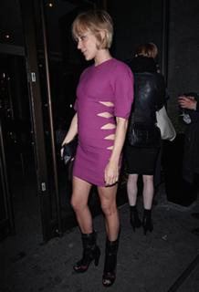 Chloë Sevigny feet photo thumbnail