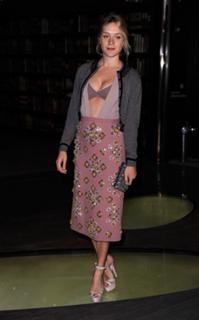 Chloë Sevigny feet photo thumbnail
