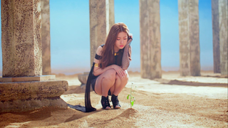 Cho Miyeon feet photo 2