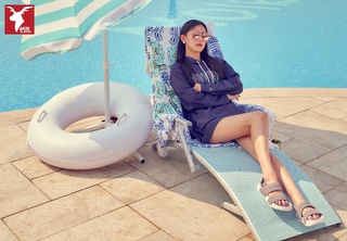 Cho Miyeon feet photo 1