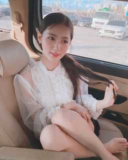 Cho Miyeon feet photo 14