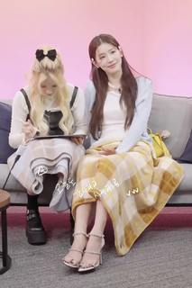 Cho Miyeon feet photo 13