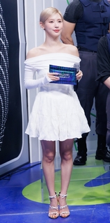 Cho Miyeon feet photo 6