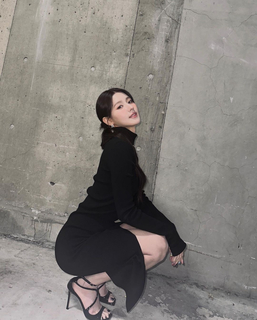 Cho Miyeon feet photo 1