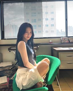 Cho Miyeon feet photo 2