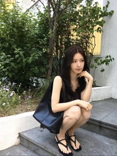 Cho Miyeon feet photo 8